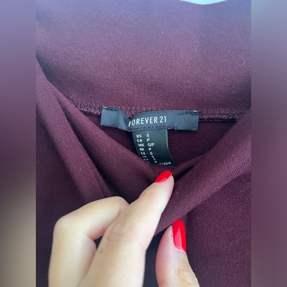 Forever 21 high waisted maroon Skirt sz S - Picture 3 of 4